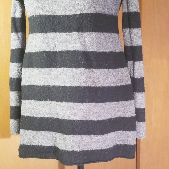 Most Gray and Black Sweater 💌 - Picture 5 of 7